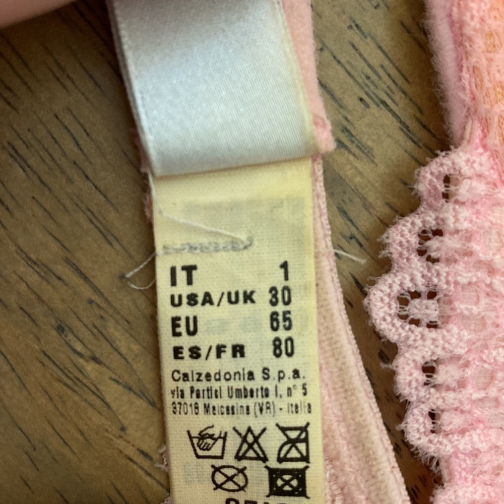 2 bras from Victoria Secret’s size 32A - Picture 4 of 4
